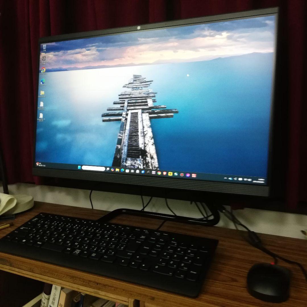 レノボ　24インチ一体型PC　Core i5 塔載　SSD256GB　メモリ8G