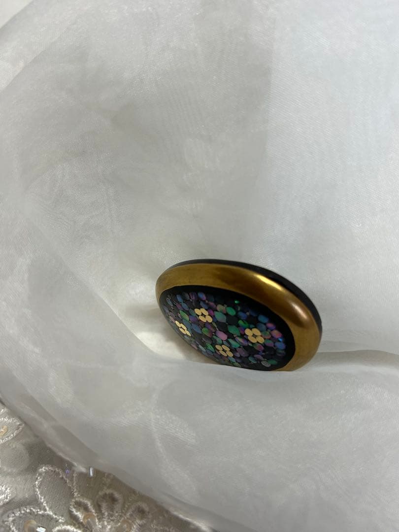 本鼈甲の螺鈿細工のブローチ永成作家物