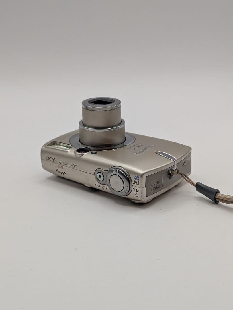 Canon IXY DIGITAL 700 ゴールド
