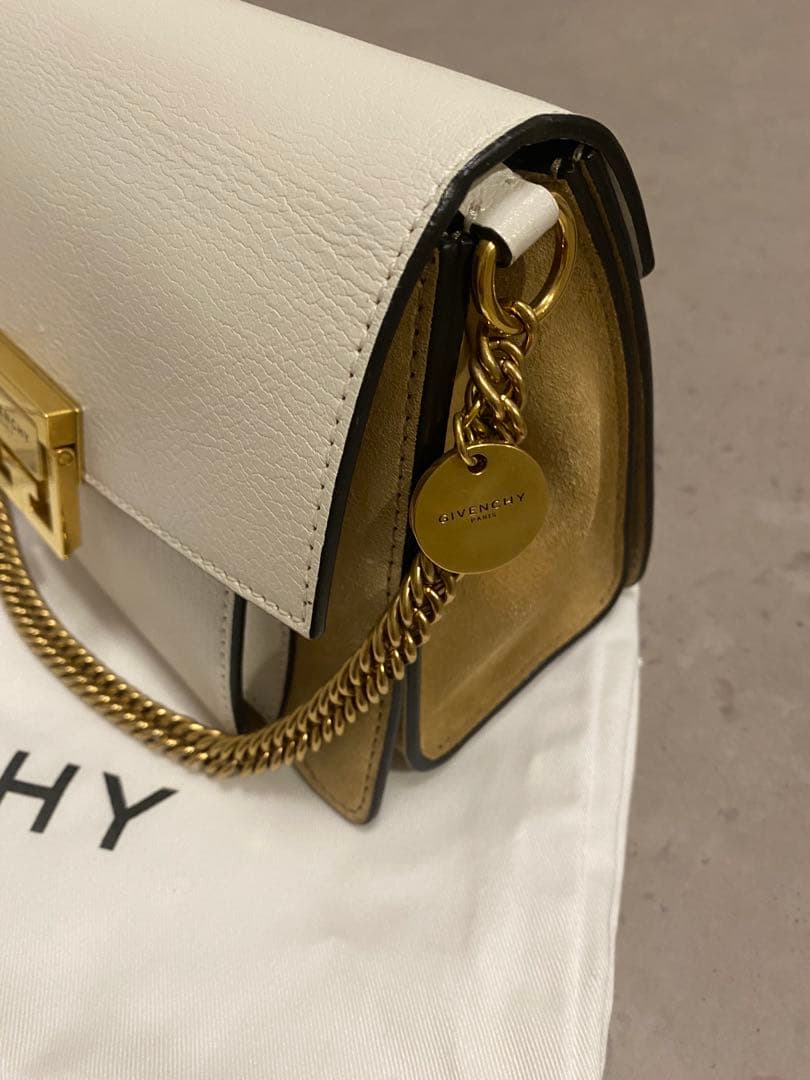 GIVENCHY GV3スモールバッグ　美品