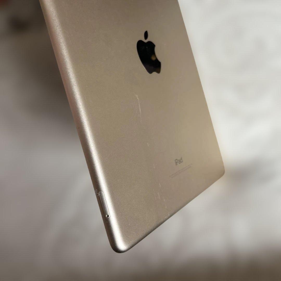 IPad 第5世代　Wi-Fi + Cellular 128GB