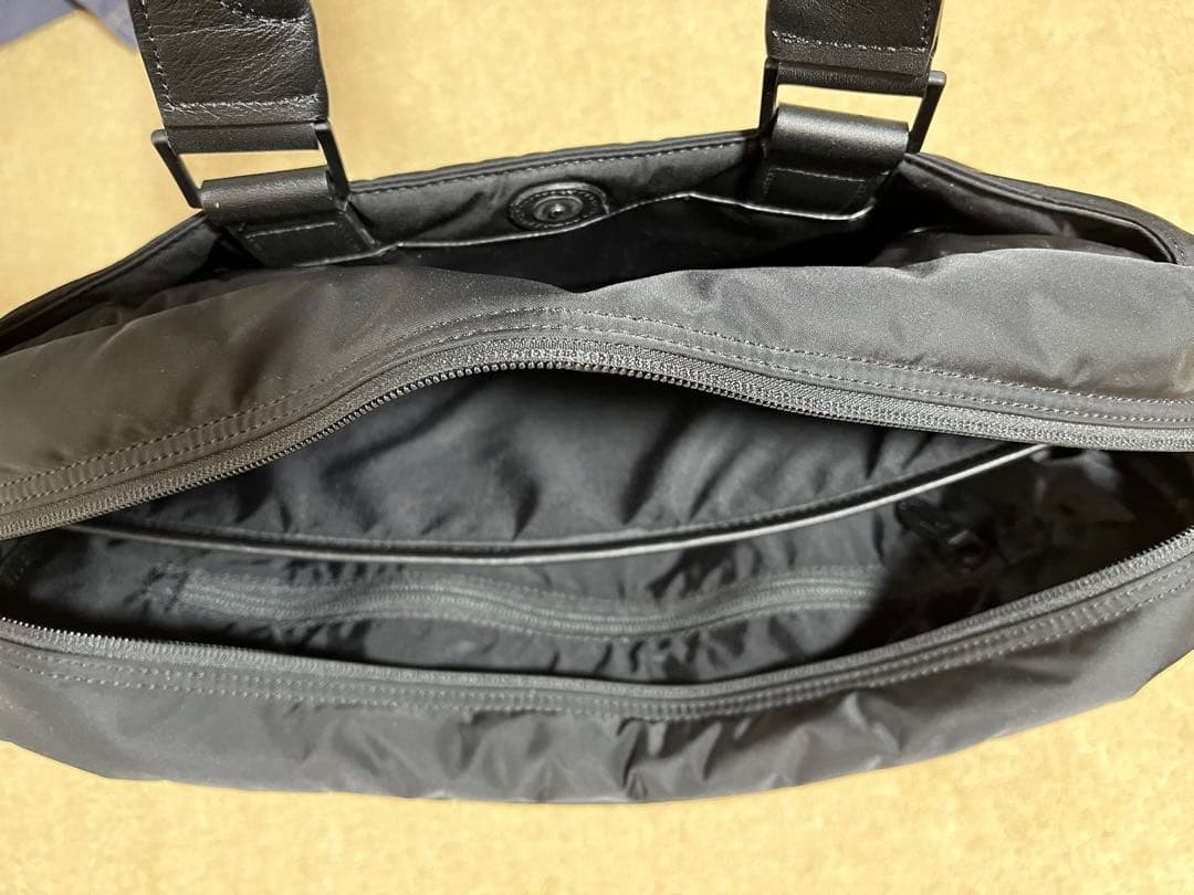 ペッレモルビダ ハイドロフォイル ブリーフバッグ PMO-HYD001 ブラック