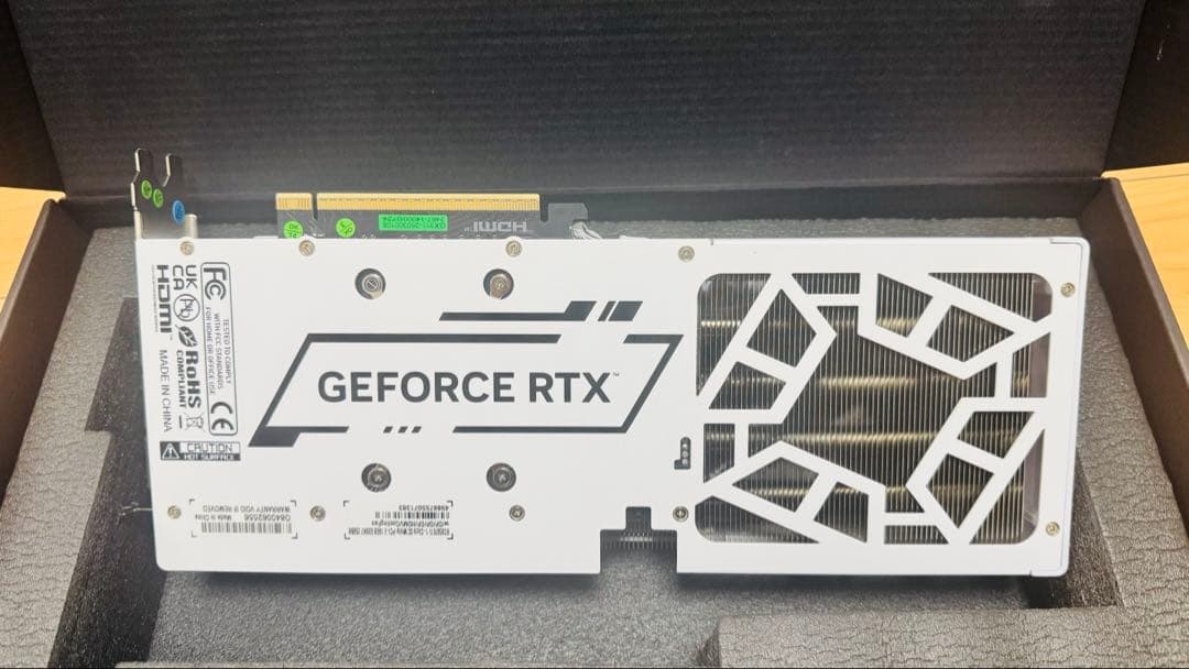 GALAKURO RTX 5070 Ti White 16GB【動作確認済】