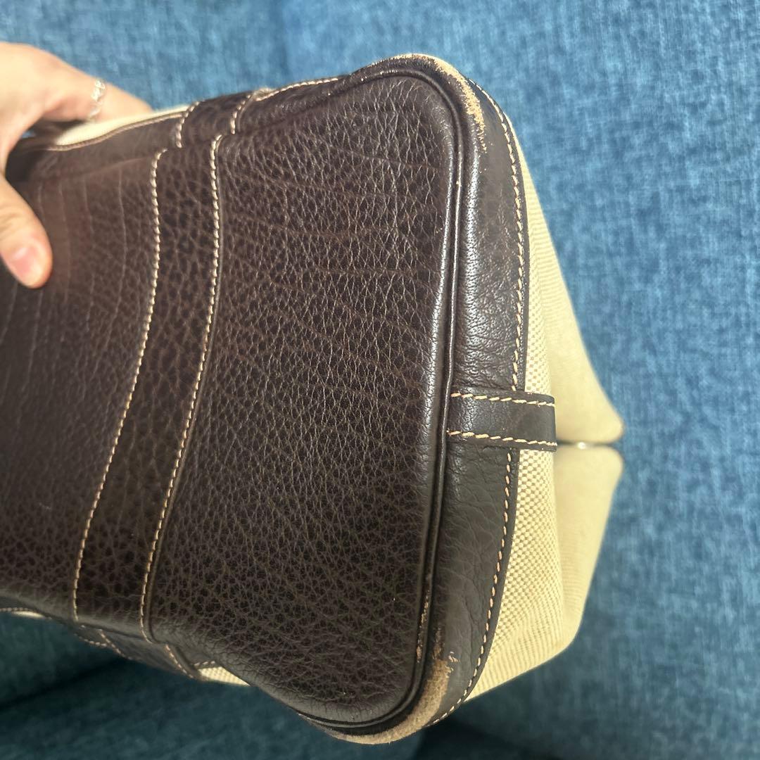 ベージュとブラウンのトート