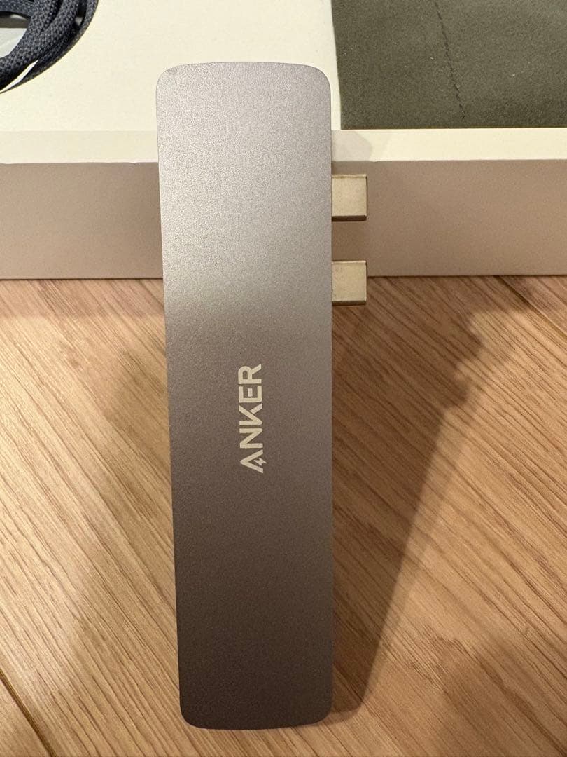 【超美品】MacBook Air 13″ M3/8GB/256GB ハブ付き