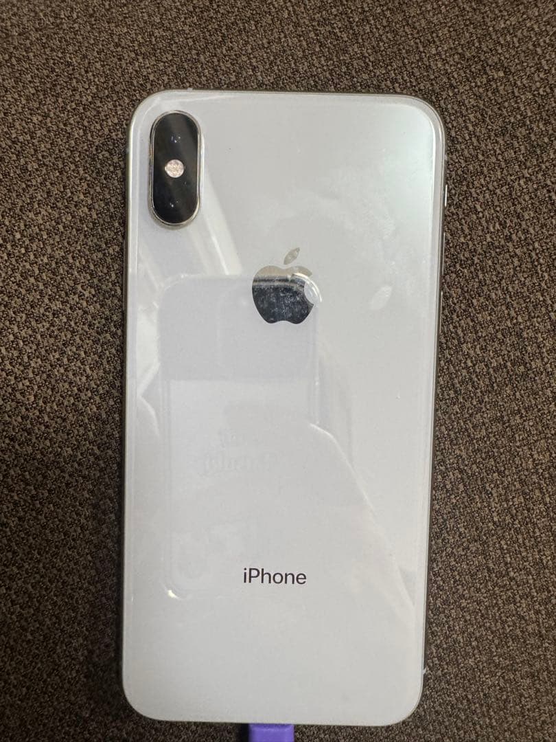 Apple iPhone Xs シルバー 本体