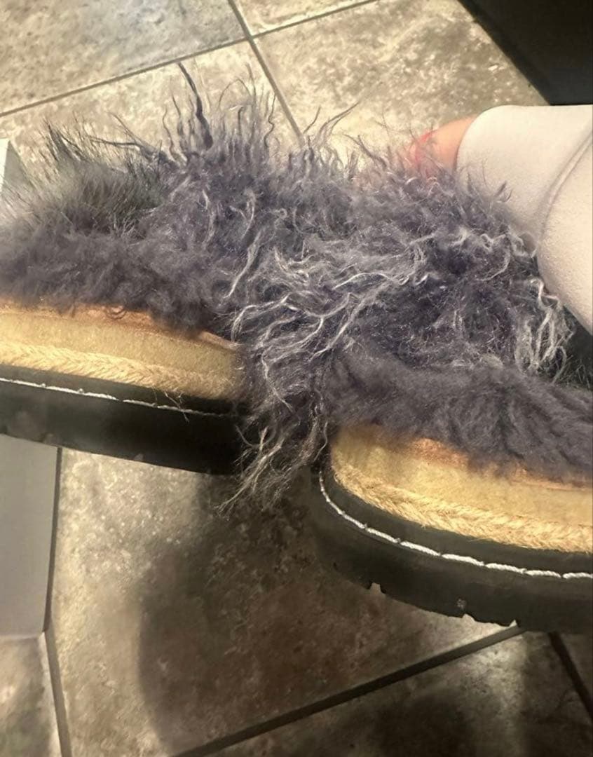 美品　sacaiファーサンダル