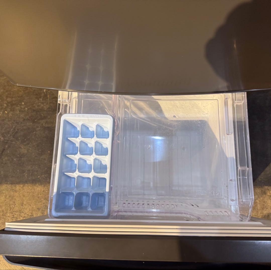 C08★2022年製★三菱　冷蔵庫　グレー　一人暮らし　洗濯機