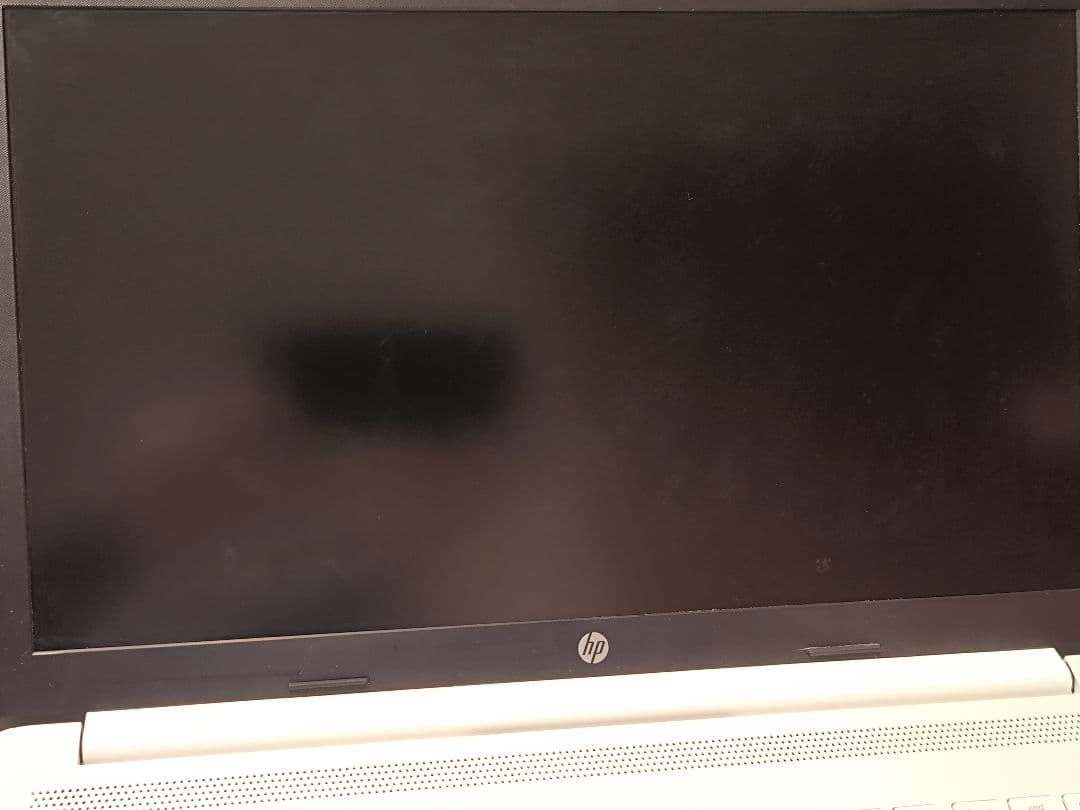 中古美品 HP 9AU46PA-AAAB ノートパソコン 15-da2023TU