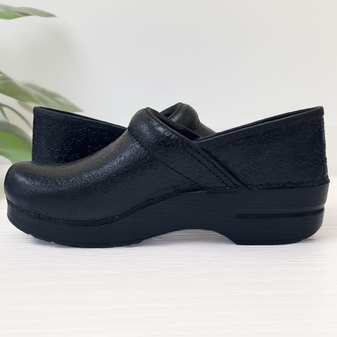 ダンスコ プロフェッショナル/ Black Floral Tooled/39