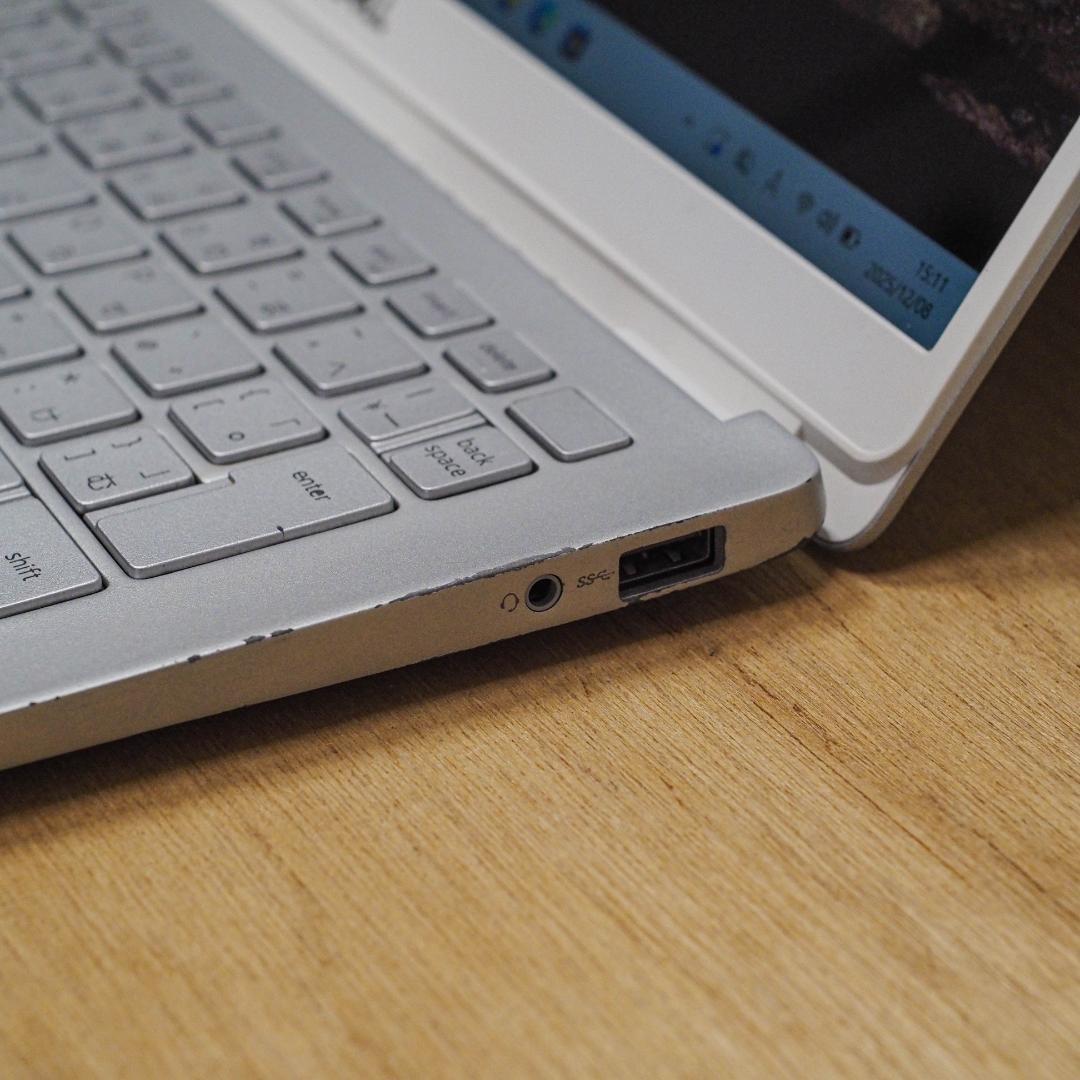 Dell Inspiron 13 7391、8GB メモリ、256GB SSD