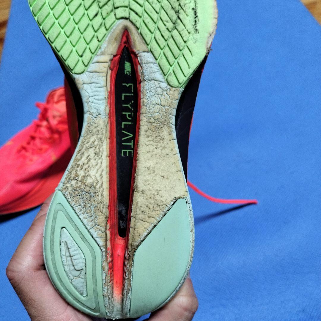 ヴェイパーフライ４　２６センチ