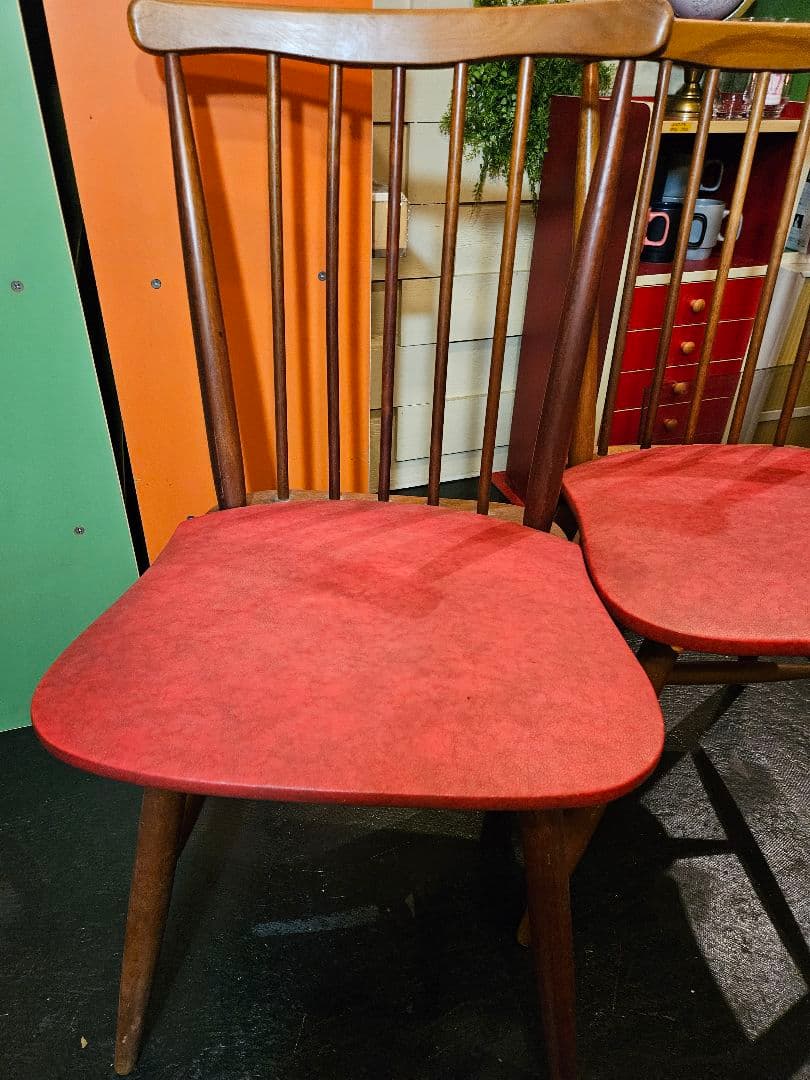 椅子　チェア　赤　木製　ミッドセンチュリー　昭和レトロ　ヴィンテージ　アンティー