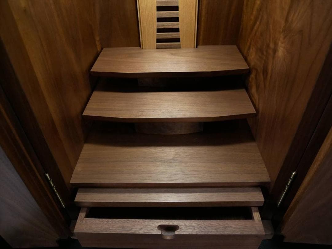 限定値下　新品　総無垢ウォールナットの家具調仏壇　最高級　国産　旭川産　3641