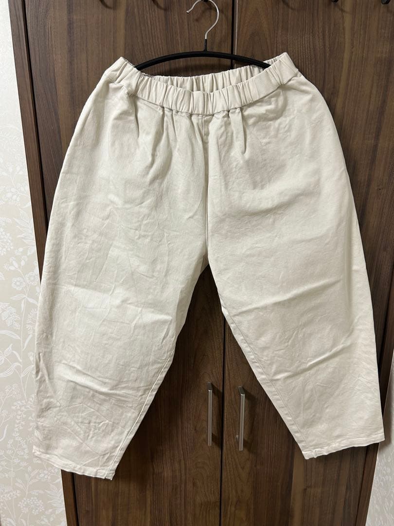 美品 オローネ　バルーンパンツ(通年用)