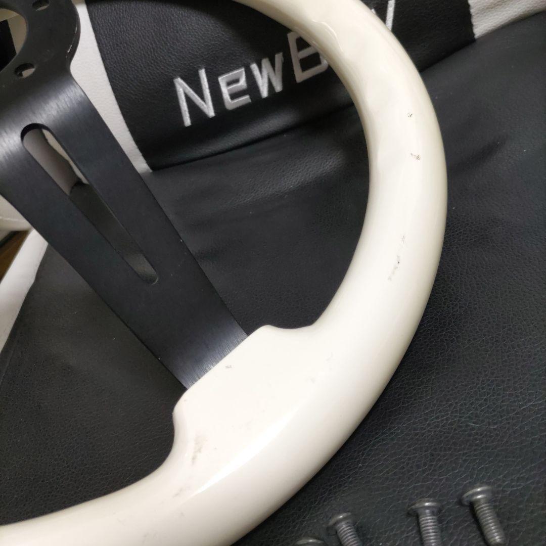 アベニュー ステアリング ホワイト ブラック ディープ ホーンボタン USDM