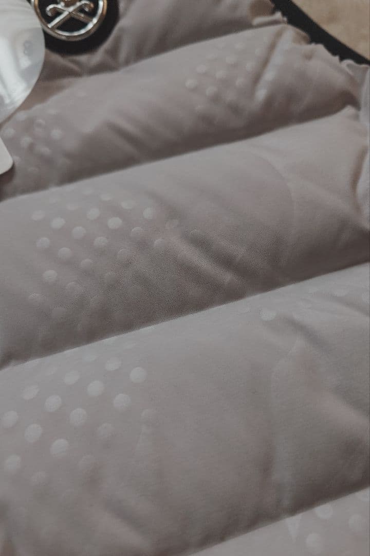 新品・マーク＆ロナ　ダウンベスト38