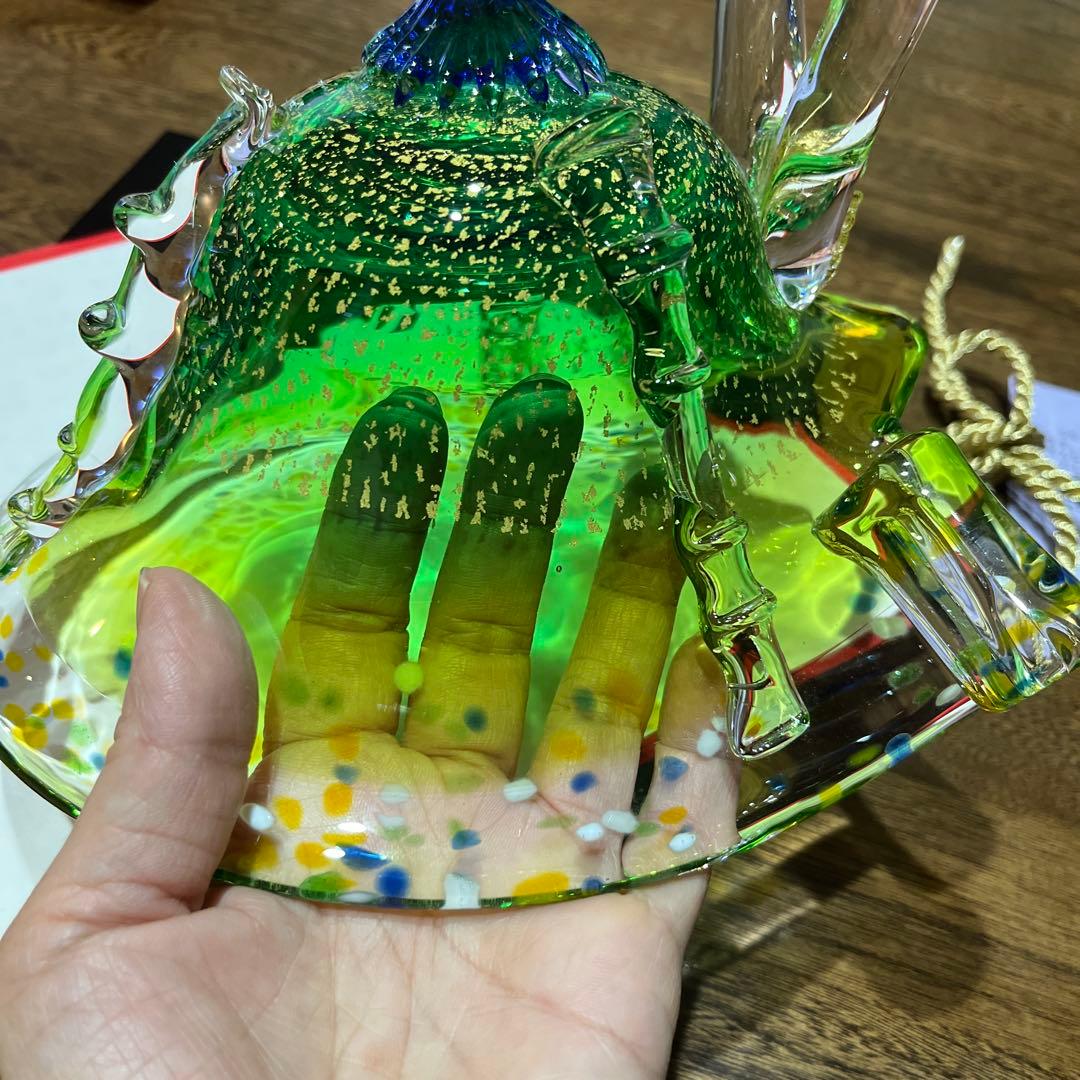 義山飾り兜　ガラス装飾品