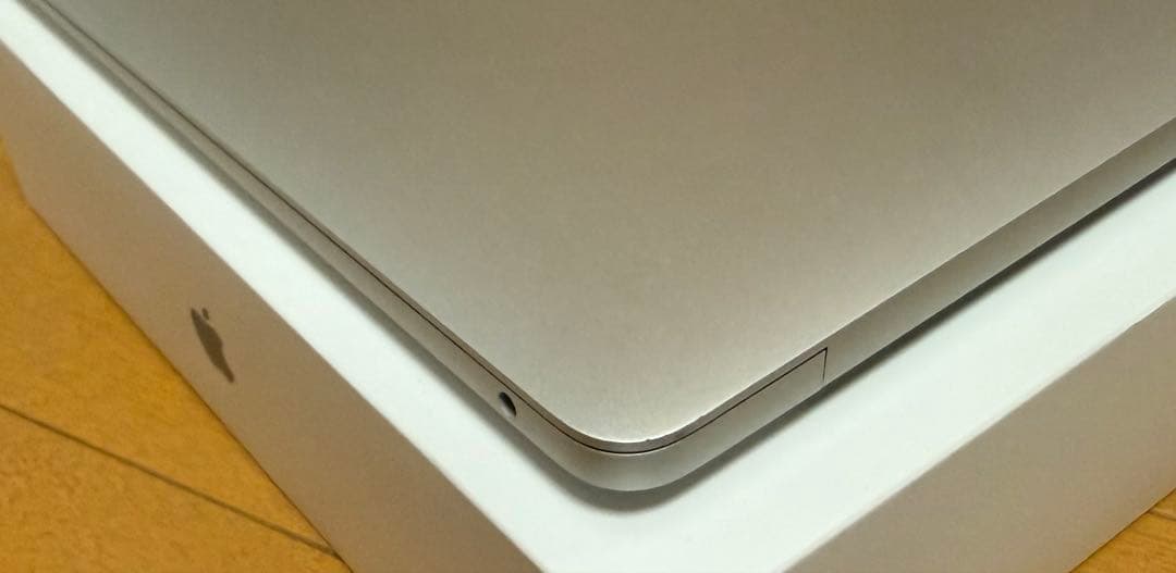 半使用近いMacbook air M1-16-256 Office付き
