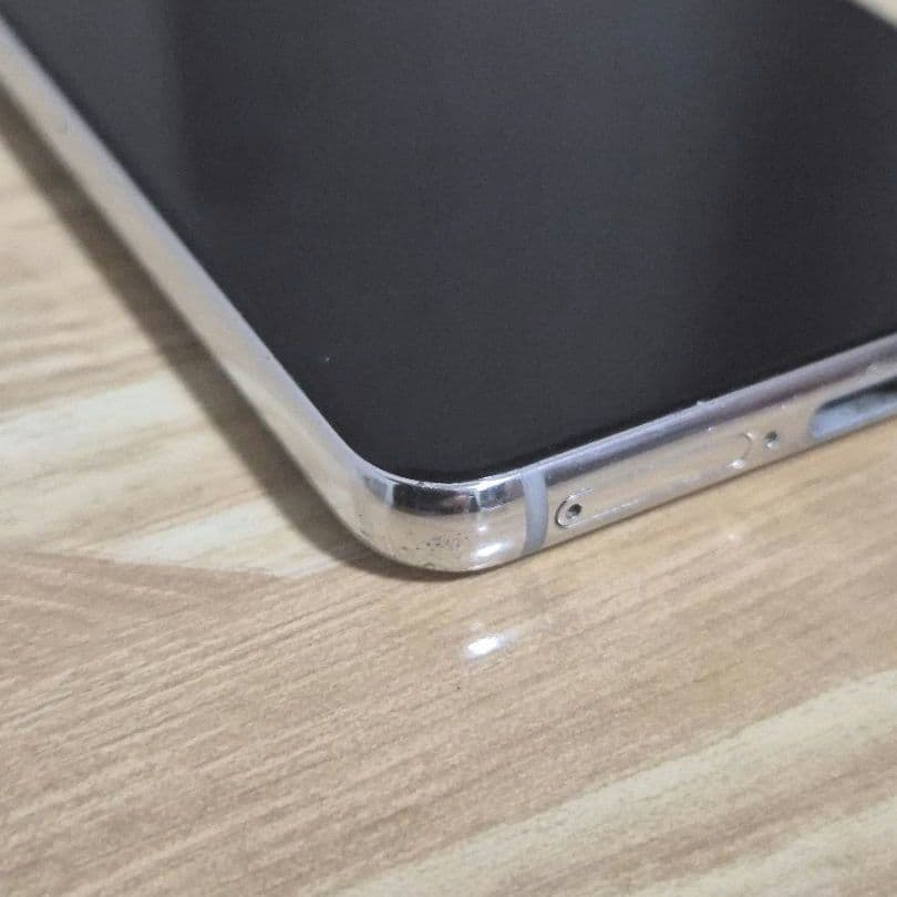 め*り様 Galaxy s21 5G 傷あり 中古 箱付き