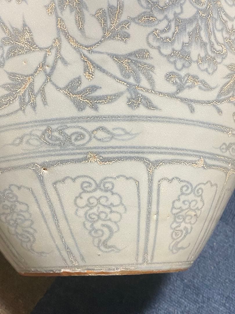 明時代　陶器製花瓶　骨董品. 海から引き揚げられた品物