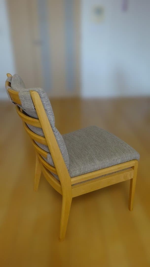 1.ソファのような座り心地(ニトリ C-27肘付き2脚+肘なし２脚）4脚セット