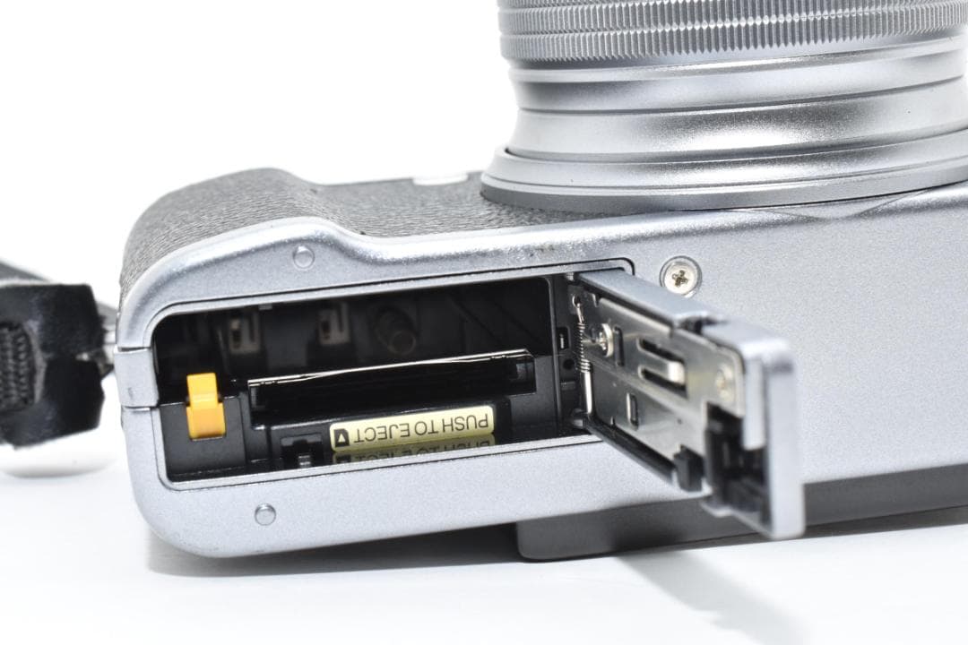 FUJIFILM X20 富士フィルム シルバー コンパクト デジタルカメラ