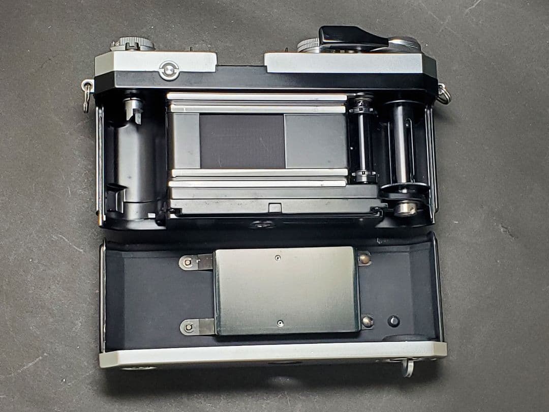 年末限定　極上品　Nikon F 一眼レフカメラ シルバーボディーのみ