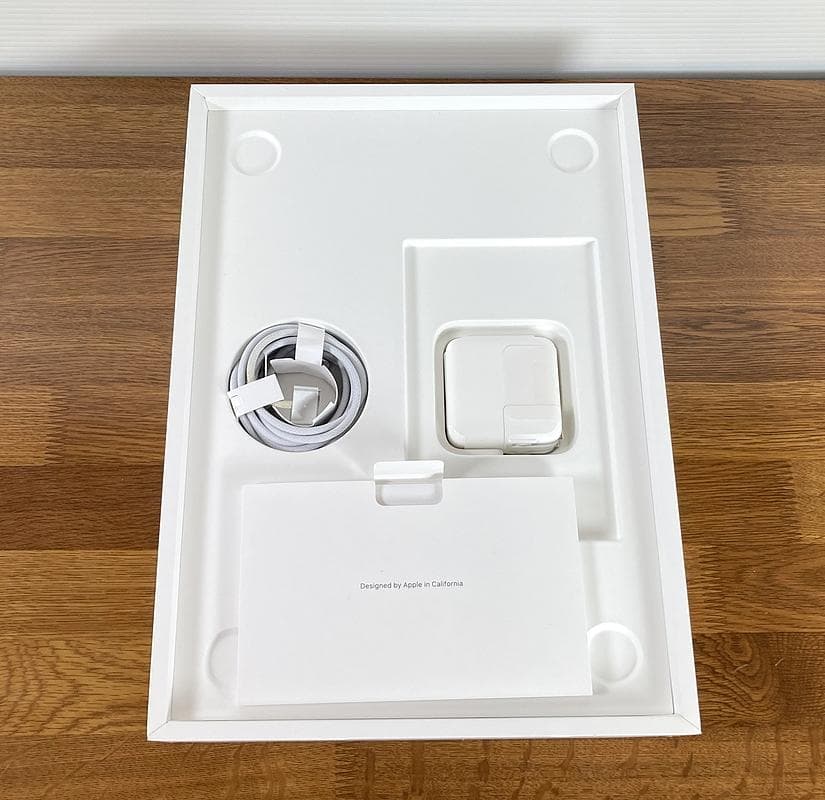 MacBook本体 Apple Macbook Air(2022 M2) 8GB 256GB