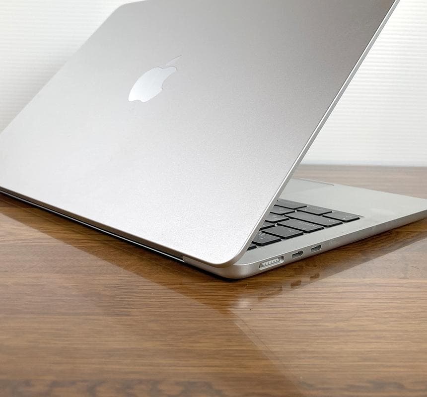 MacBook本体 Apple Macbook Air(2022 M2) 8GB 256GB