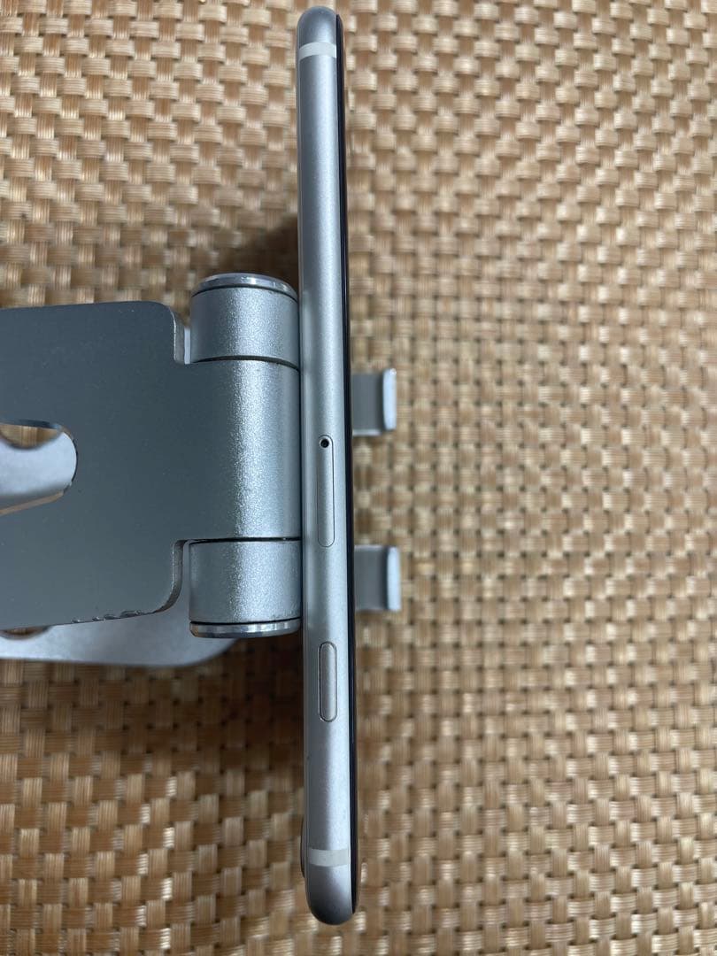 iPhone SE 第3世代 128 GB スターライトSIMフリー【0413】