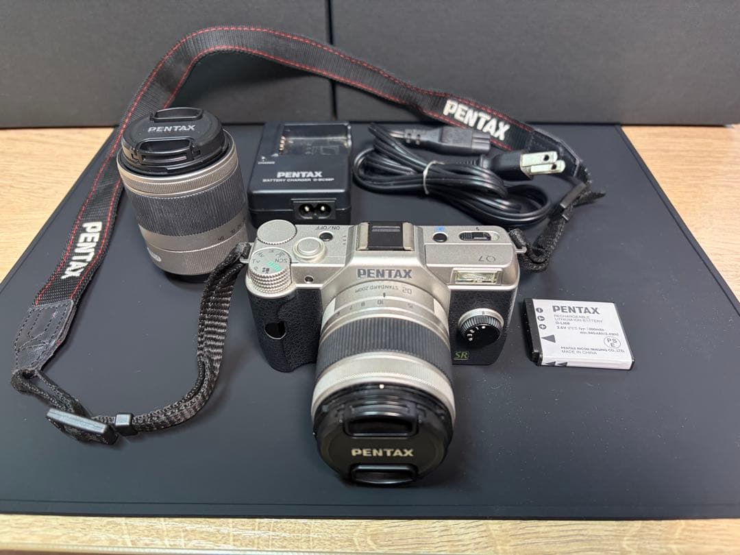 PENTAX Q7 デジタル一眼レフ ダブルレンズ　本体と付属品