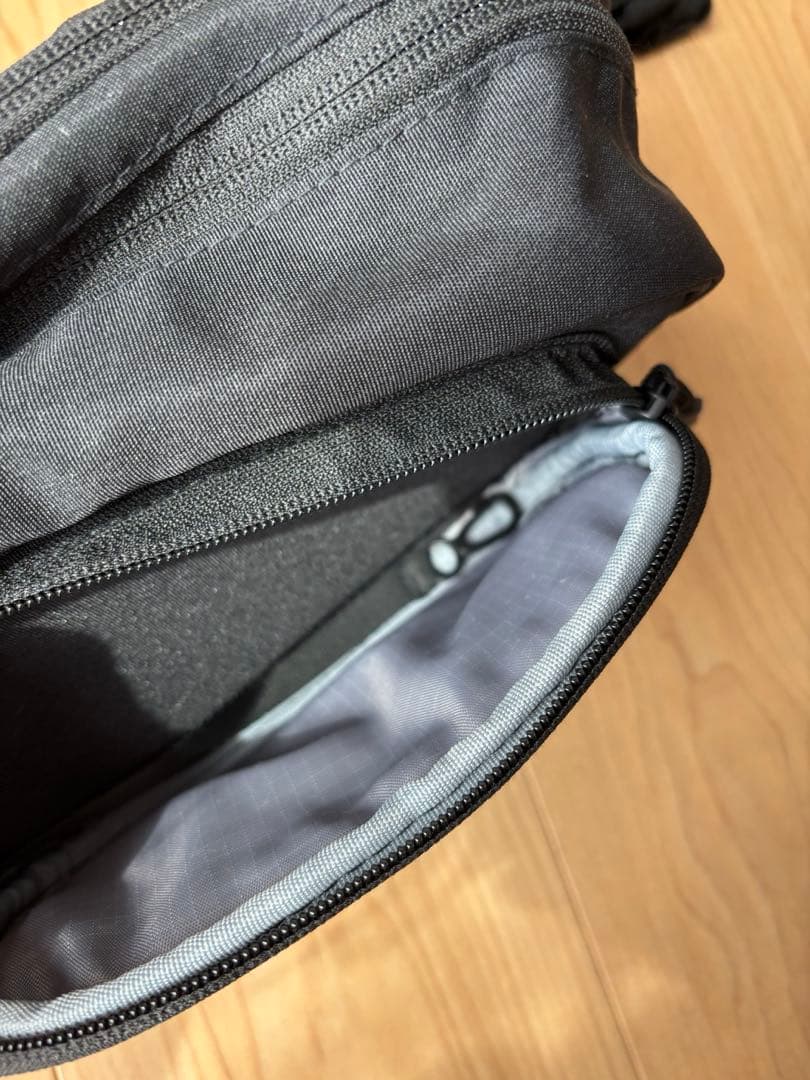 【超美品】POMULU ポムル 2WAYヒップシート ショルダーバッグ ブラック