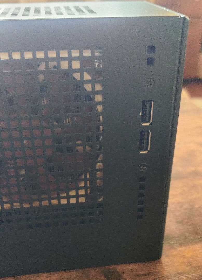 Ryzen5 PRO 4650G搭載　爆速ミニPC