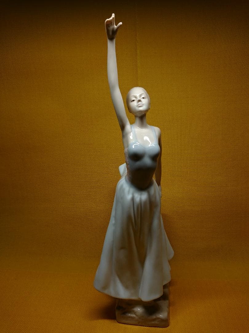 ヨーロッパ　人形　西洋美術　陶器　置物　インテリア　工芸品　美術品　A3010