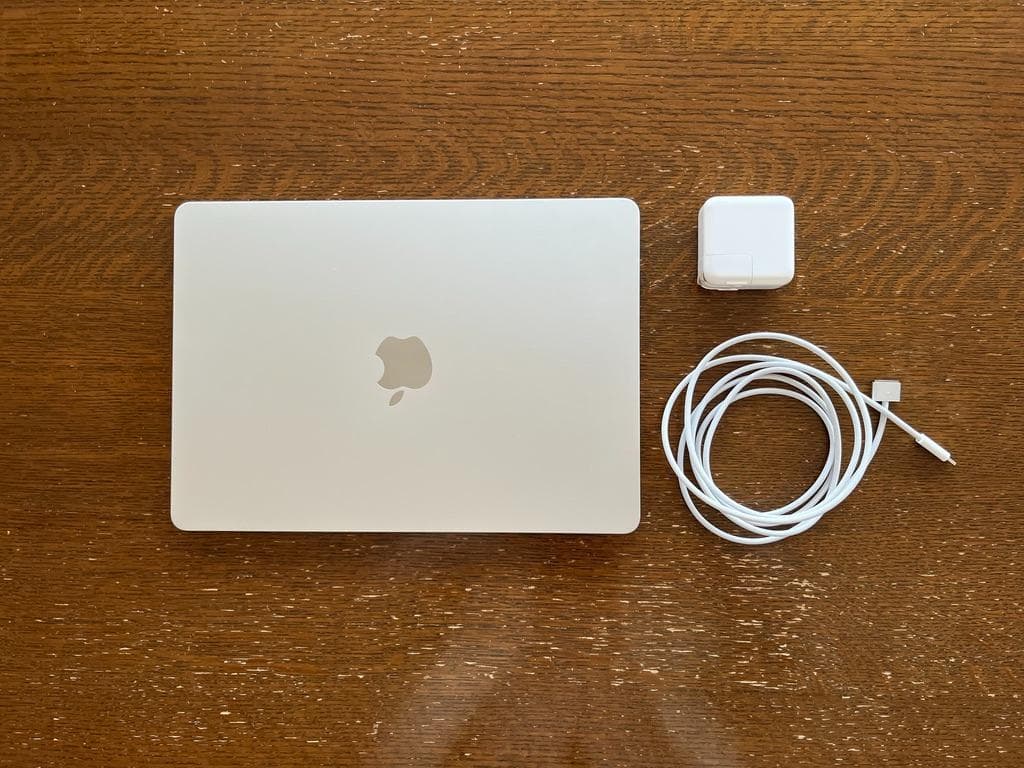 MacBook Air M2 13.6インチ 8GB / 256GB シルバー
