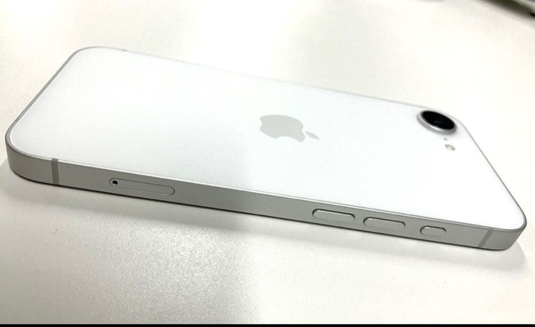 Apple iPhone 16e 128GBホワイト