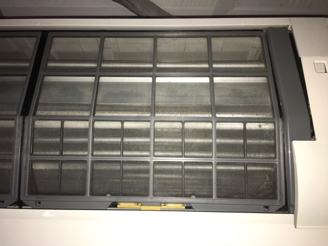 日立 白くまくん エアコン おもに18畳用 RAS-WBK56H2-W リモコン