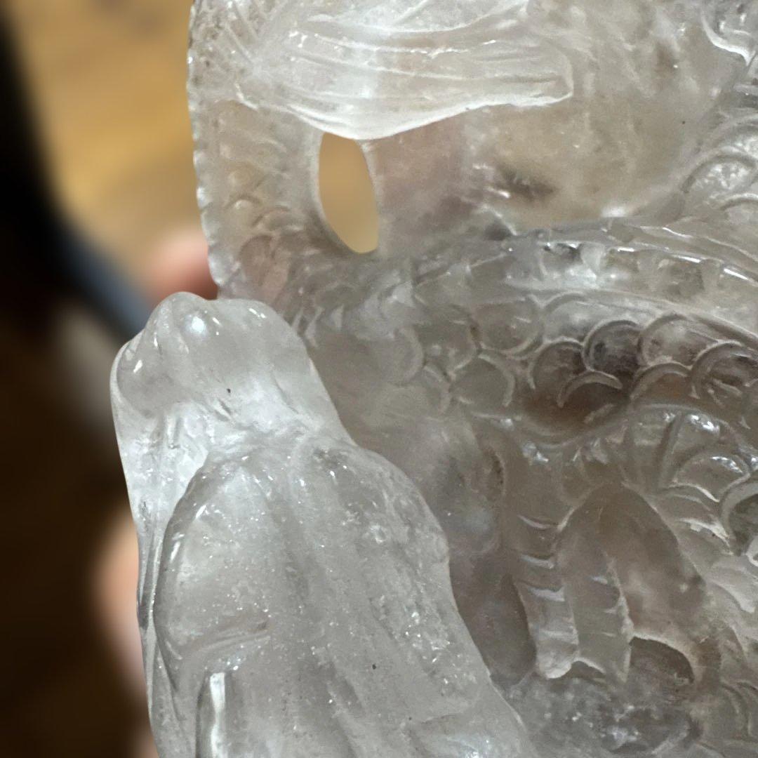 お値打ち　水晶　龍彫　ライモナイト他共生　台座付