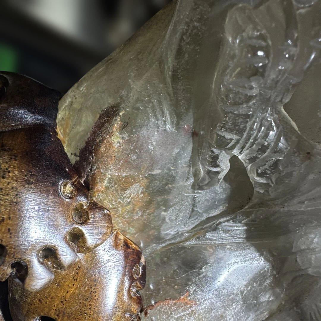 お値打ち　水晶　龍彫　ライモナイト他共生　台座付