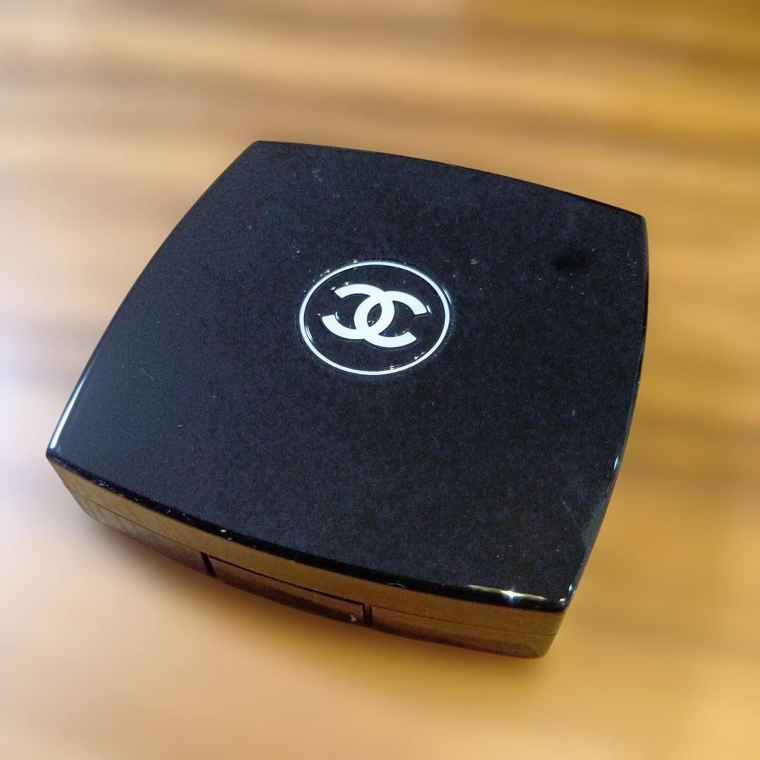 シャネル レ キャトル オンブル ブトン 239 ブトン バロック