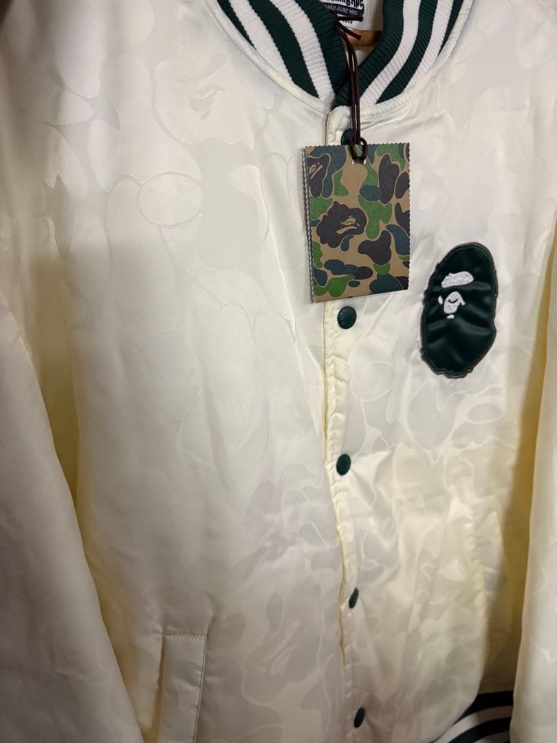 【新品】A Bathing Ape エイプ　アウター　ジャケット　ホワイト　カモ