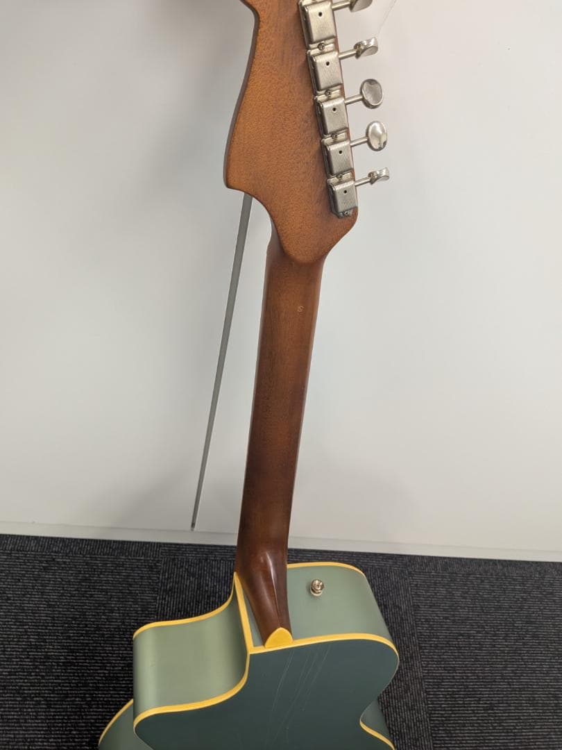 ギター Fender Newporter