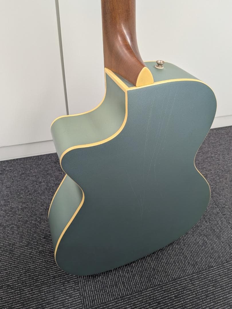 ギター Fender Newporter