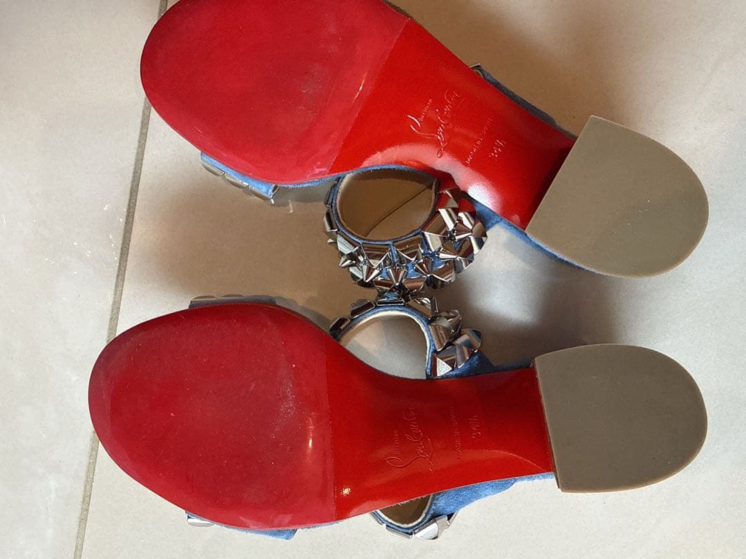 専用【新品・未使用品】ルブタン　スタッズサンダル ブルー