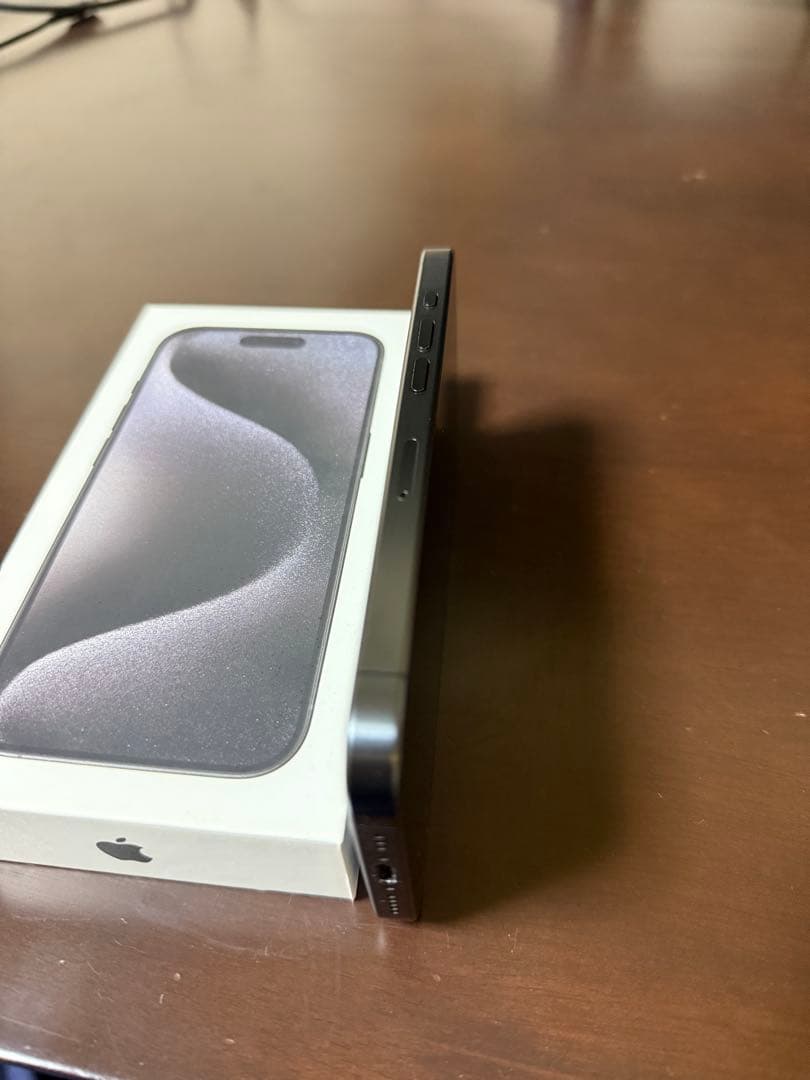 iPhone 15 Pro ブラック 本体