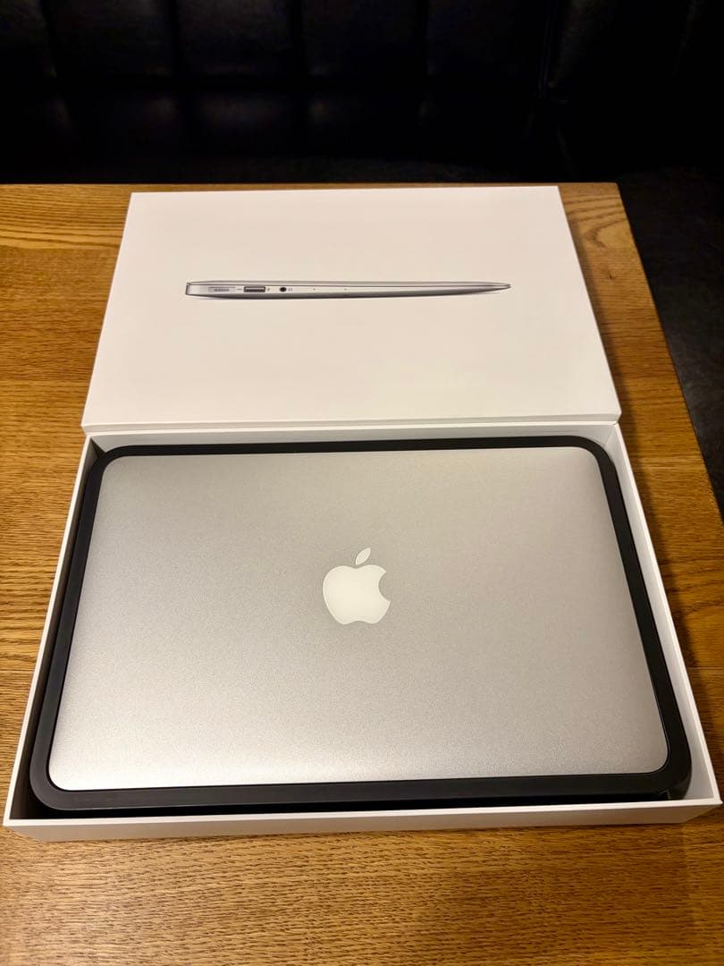 【美品】Apple MacBook Air 11インチ Early 2014