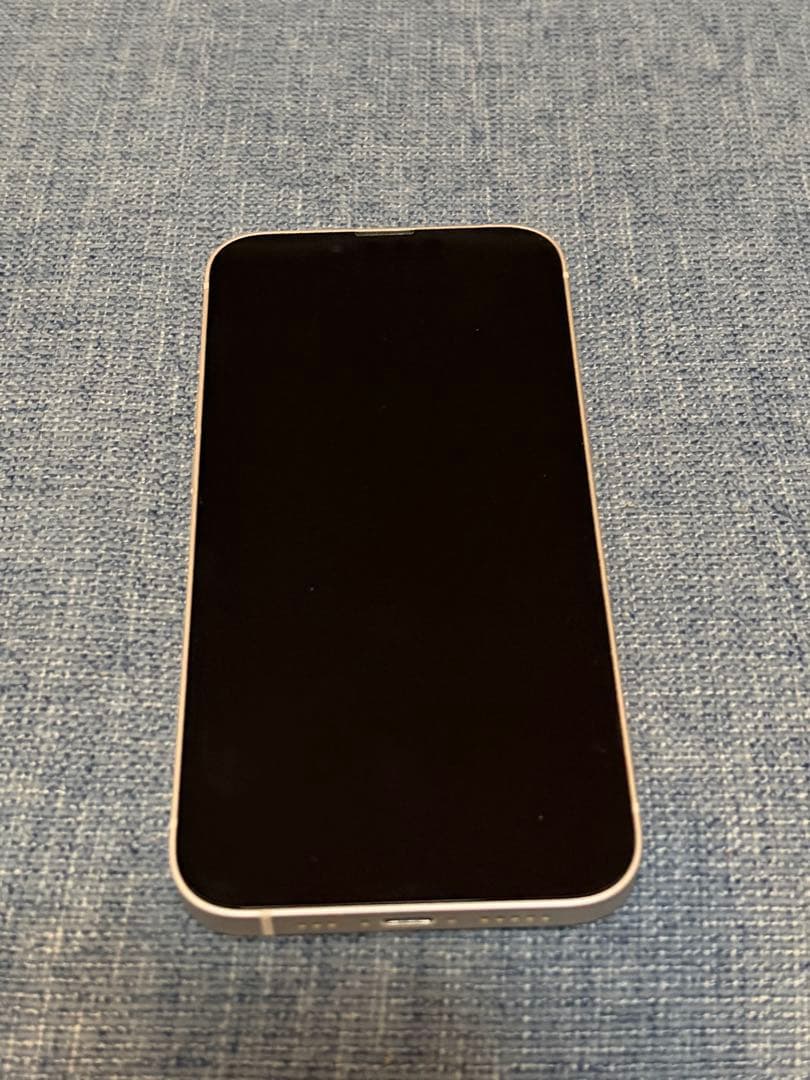 Apple iPhone 13 スターライト（白）本体