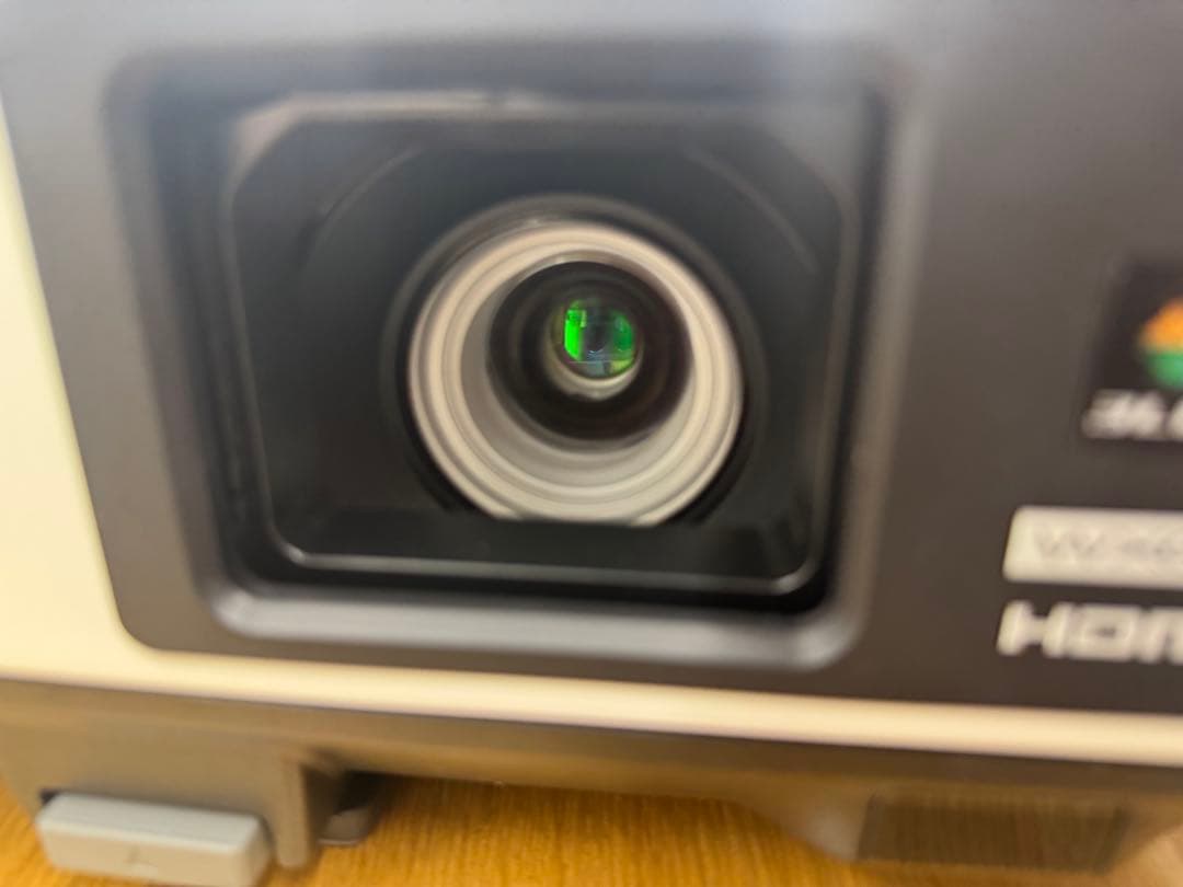 EPSON EB-2040 プロジェクター