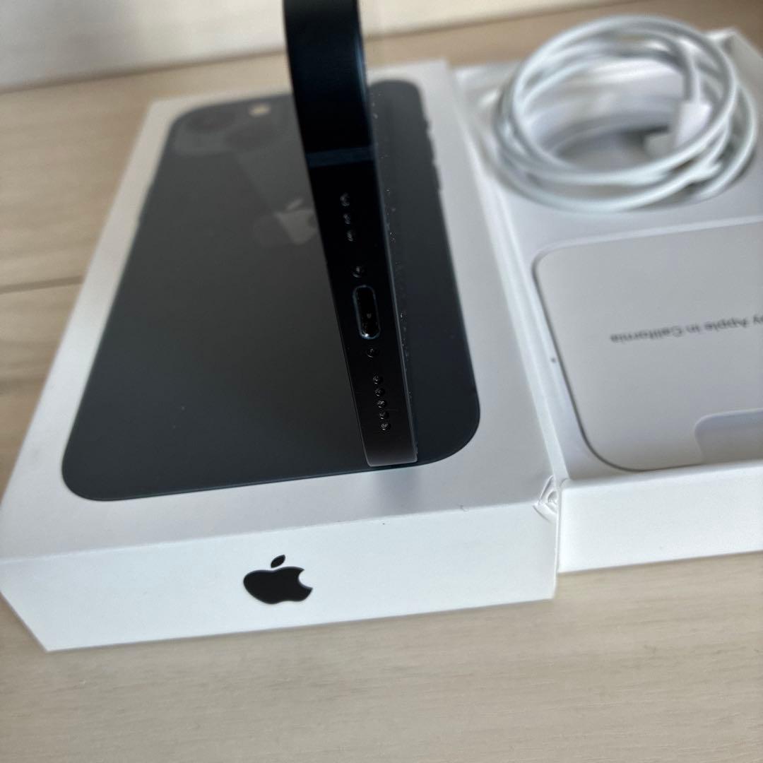 Apple iPhone 13 ブラック 本体 充電ケーブル付き